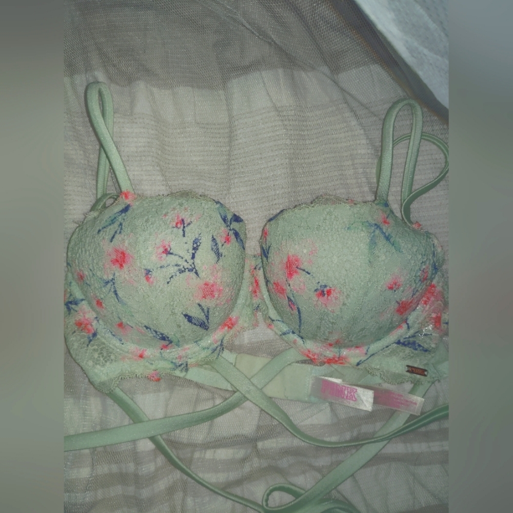 Victoria Secret strappy bra